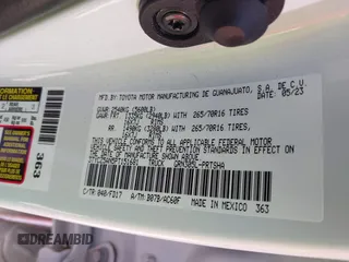 2023 Toyota Tacoma SR z VIN 3TYCZ5AN5PT151681, wystawiony jako IAAI lot #41936577 z przebiegiem 30 056 mil mil oraz . Historia ofert i sprzedaży dostępna na DreamBid. Obrazek 9.