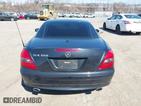 2008 Mercedes-Benz SLK 350 с VIN WDBWK56F48F179390, выставлен на аукционе IAAI как лот 41772723 с пробегом 148 691 миль миль и . История ставок и продаж доступна на DreamBid. Изображение 17.