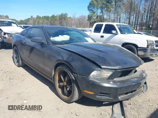 2010 Ford Mustang V6 with VIN 1ZVBP8AN0A5152908, listed as a IAAI auction lot 41700038 with 139,231 mi miles. Bid and sale history available at carsss.com. Image 1.