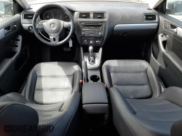 2014 Volkswagen Jetta SE with VIN 3VWD17AJ8EM285840, listed as a Copart auction lot 63943435 with 137,555 mi miles and Clean title. Bid and sale history available at DreamBid. Image 8.
