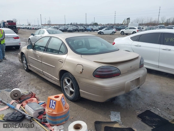 2003 Pontiac Grand Prix GT with VIN 1G2WP52K23F162669, listed as a IAAI auction lot 41467652 with 184,922 mi miles. Bid and sale history available at carsss.com. Image 3.