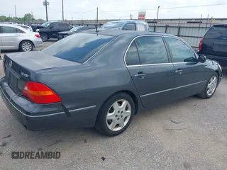 2004 Lexus LS 430 with VIN JTHBN36F940151530, listed as a IAAI auction lot 42124508 with 230,175 mi miles. Bid and sale history available at carsss.com. Image 4.