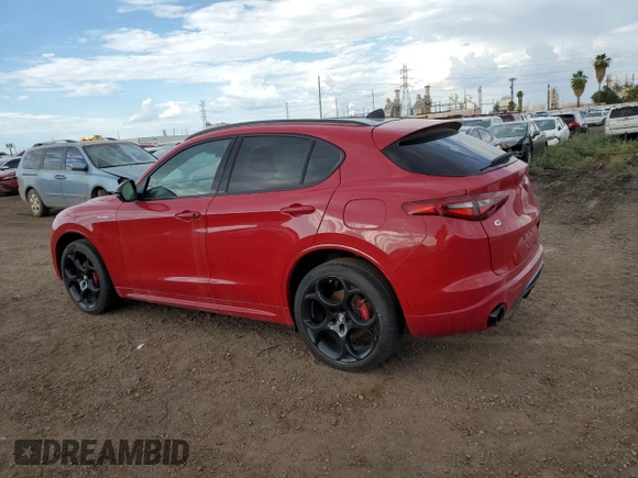 2022 Alfa Romeo Stelvio Veloce z VIN ZASPAKBNXN7D24109, wystawiony jako Copart lot #61717184 z przebiegiem 9 095 mil mil oraz Szkoda całkowita • Salvage title. Historia ofert i sprzedaży dostępna na DreamBid. Obrazek 2.