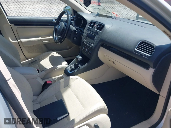 2011 Volkswagen Jetta TDI z VIN 3VWPL7AJ0BM605185, wystawiony jako IAAI lot #42278608 z przebiegiem 129 479 mil mil oraz . Historia ofert i sprzedaży dostępna na DreamBid. Obrazek 5.