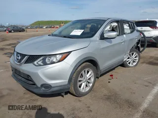 2017 Nissan Rogue S z VIN JN1BJ1CP5HW022009, wystawiony jako IAAI lot #41627266 z przebiegiem 120 966 mil mil oraz . Historia ofert i sprzedaży dostępna na DreamBid. Obrazek 17.