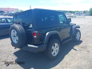 2021 Jeep Wrangler Sport S z VIN 1C4HJXAG6MW872318, wystawiony jako IAAI lot #42273906 z przebiegiem 31 003 mil mil oraz . Historia ofert i sprzedaży dostępna na DreamBid. Obrazek 4.