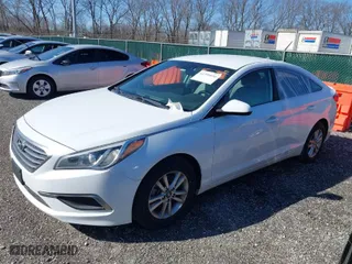 2017 Hyundai Sonata SE with VIN 5NPE24AFXHH532624, listed as a IAAI auction lot 41390936 with 117,254 mi miles. Bid and sale history available at carsss.com. Image 2.