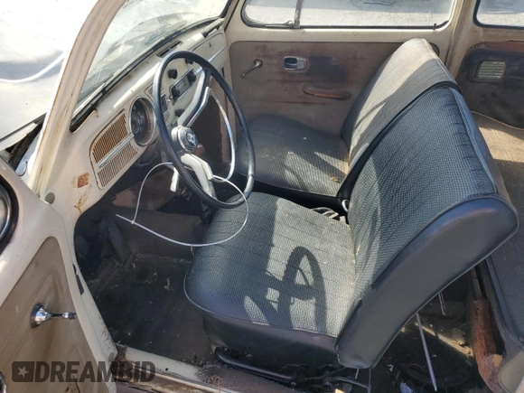 1967 Volkswagen Beetle with VIN 117164209, listed as a Copart auction lot 61490405 with 47,538 mi miles and Clean title. Bid and sale history available at DreamBid. Image 7.