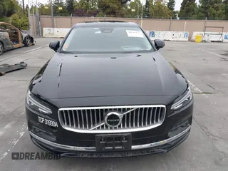 2023 Volvo S90 Plus z VIN LVY062MN1PP348741, wystawiony jako IAAI lot #40519151 z przebiegiem 49 300 mil mil oraz . Historia ofert i sprzedaży dostępna na DreamBid. Obrazek 13.