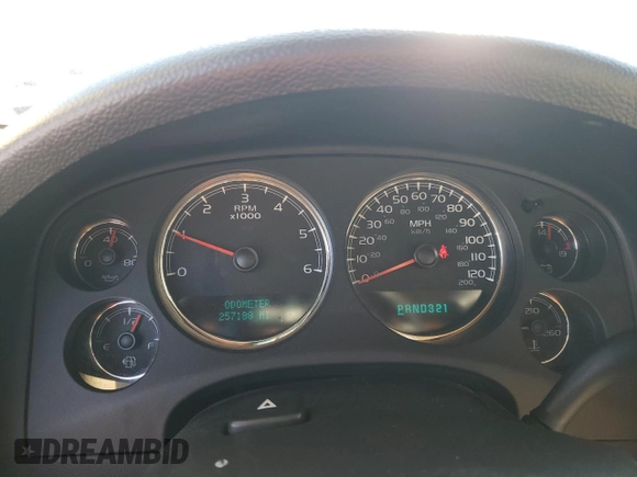 2007 Chevrolet Suburban LS with VIN 1GNFC16057J212547, listed as a Copart auction lot 48611455 with 257,188 mi miles and Salvage Title. Bid and sale history available at carsss.com. Image 9.