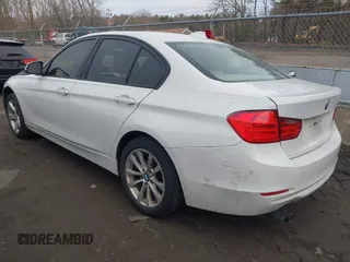 2012 BMW 3 Series 328i с VIN WBA3C1C58CF431864, выставлен на аукционе IAAI как лот 41732575 с пробегом Не указан миль и . История ставок и продаж доступна на DreamBid. Изображение 3.