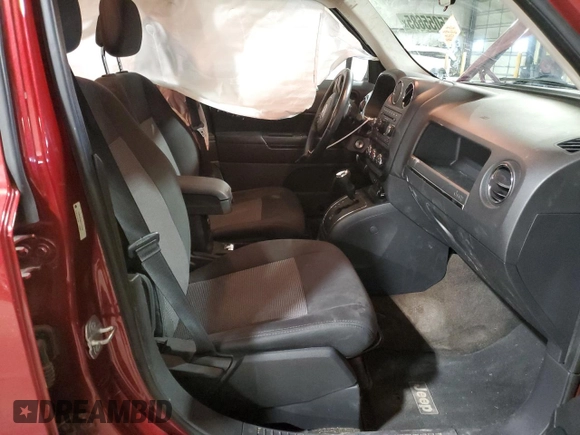 2014 Jeep Patriot Latitude z VIN 1C4NJRFB0ED714162, wystawiony jako Copart lot #55055685 z przebiegiem 122 698 mil mil oraz Szkoda całkowita • Salvage title. Historia ofert i sprzedaży dostępna na DreamBid. Obrazek 7.