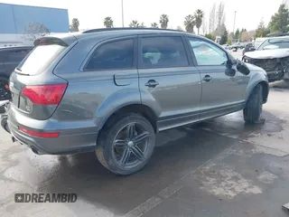 2015 Audi Q7 3.0T S line Prestige with VIN WA1DGAFE4FD004070, listed as a IAAI auction lot 41600288 with 157,842 mi miles. Bid and sale history available at carsss.com. Image 4.