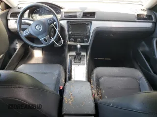 2012 Volkswagen Passat SE z VIN 1VWBP7A35CC084970, wystawiony jako Copart lot #54491265 z przebiegiem 75 497 mil mil oraz Szkody całkowita. Historia ofert i sprzedaży dostępna na DreamBid. Obrazek 8.