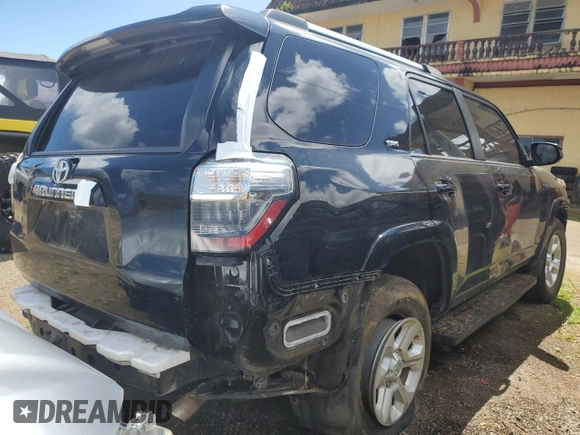 2020 Toyota 4Runner SR5 with VIN JTEZU5JR8L5214596, listed as a Copart auction lot 68656024 with Not provided miles and Salvage title. Bid and sale history available at DreamBid. Image 3.