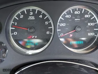 2007 Chevrolet Suburban LT with VIN 3GNFC16077G301103, listed as a IAAI auction lot 41673885 with 196,962 mi miles. Bid and sale history available at carsss.com. Image 7.