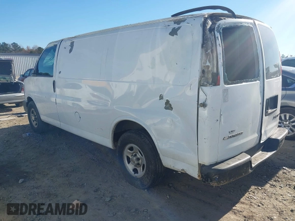 2005 Chevrolet Express Cargo with VIN 1GCFG15X351206710, listed as a IAAI auction lot 40946502 with 242,421 mi miles and . Bid and sale history available at DreamBid. Image 3.