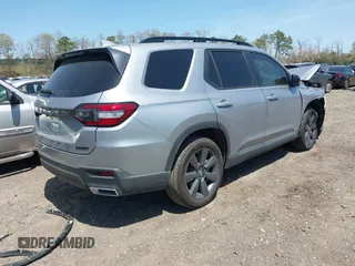 2025 Honda Pilot Sport z VIN 5FNYG1H38SB017782, wystawiony jako IAAI lot #42128117 z przebiegiem 11 920 mil mil oraz . Historia ofert i sprzedaży dostępna na DreamBid. Obrazek 4.