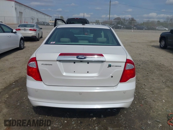 2010 Ford Fusion Hybrid with VIN 3FADP0L33AR392806, listed as a IAAI auction lot 41811194 with 131,627 mi miles. Bid and sale history available at carsss.com. Image 16.