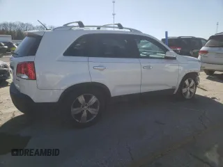 2012 Kia Sorento EX z VIN 5XYKUDA23CG291368, wystawiony jako Copart lot #42061635 z przebiegiem 134 472 mil mil oraz Szkoda całkowita • Salvage title. Historia ofert i sprzedaży dostępna na DreamBid. Obrazek 3.