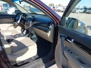 2013 Kia Sorento EX with VIN 5XYKU3A6XDG400861, listed as a IAAI auction lot 41970374 with 155,159 mi miles. Bid and sale history available at carsss.com. Image 5.