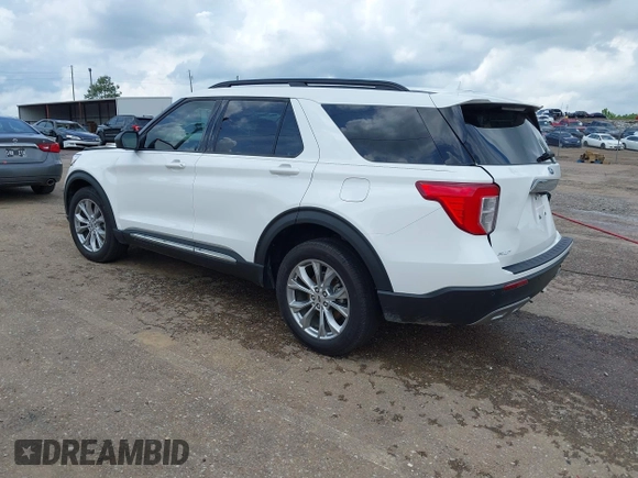 2024 Ford Explorer XLT z VIN 1FMSK7DH5RGA84098, wystawiony jako IAAI lot #42106185 z przebiegiem 9 836 mil mil oraz . Historia ofert i sprzedaży dostępna na DreamBid. Obrazek 3.
