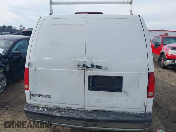 1998 GMC Safari Cargo with VIN 1GTDM19W5WB533168, listed as a IAAI auction lot 41402938 with 239,070 mi miles. Bid and sale history available at carsss.com. Image 16.