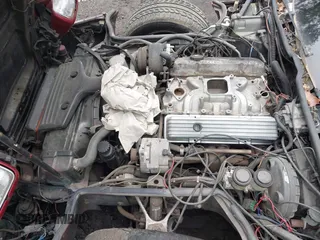 1985 Chevrolet Corvette z VIN 1G1YY078XF5129469, wystawiony jako IAAI lot #42260139 z przebiegiem 55 955 mil mil oraz . Historia ofert i sprzedaży dostępna na DreamBid. Obrazek 10.
