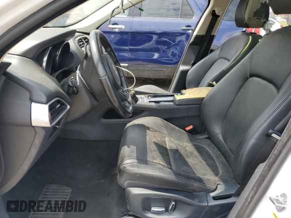 2019 Jaguar F-Pace 25t with VIN SADCS2FX2KA606070, listed as a Copart auction lot 54978434 with 104,200 mi miles and Salvage title. Bid and sale history available at DreamBid. Image 7.