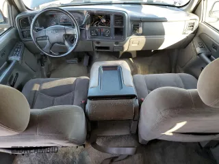 2003 Chevrolet Tahoe Special Service with VIN 1GNEK13V53J206434, listed as a Copart auction lot 43040335 with 292,423 mi miles and Salvage Title. Bid and sale history available at carsss.com. Image 8.