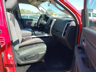 2017 Ram 1500 SLT z VIN 1C6RR6GG5HS678804, wystawiony jako IAAI lot #42050344 z przebiegiem 210 987 mil mil oraz . Historia ofert i sprzedaży dostępna na DreamBid. Obrazek 5.