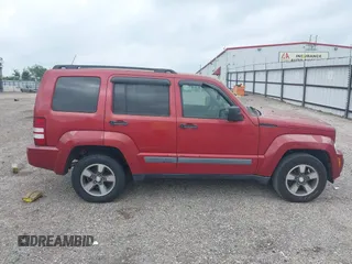 2008 Jeep Liberty Sport z VIN 1J8GP28KX8W235065, wystawiony jako IAAI lot #42254469 z przebiegiem 197 042 mil mil oraz . Historia ofert i sprzedaży dostępna na DreamBid. Obrazek 13.