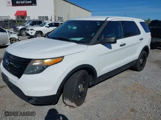 2013 Ford Utility Police Interceptor with VIN 1FM5K8AR8DGC10947, listed as a IAAI auction lot 41612324 with 133,725 mi miles. Bid and sale history available at carsss.com. Image 2.