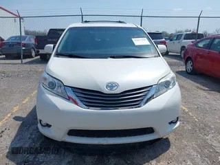 2017 Toyota Sienna XLE Auto Access Seat with VIN 5TDYZ3DC7HS865605, listed as a IAAI auction lot 42027590 with 152,599 mi miles and . Bid and sale history available at DreamBid. Image 12.