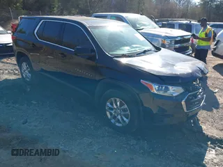 2018 Chevrolet Traverse LS z VIN 1GNERFKW4JJ156173, wystawiony jako IAAI lot #41651724 z przebiegiem 102 041 mil mil oraz . Historia ofert i sprzedaży dostępna na DreamBid. Obrazek 1.
