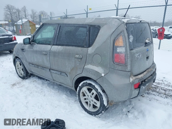 2010 Kia Soul + with VIN KNDJT2A23A7042047, listed as a IAAI auction lot 41578149 with 39,485 mi miles. Bid and sale history available at carsss.com. Image 3.