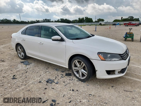 2014 Volkswagen Passat SE z VIN 1VWBN7A38EC076113, wystawiony jako Copart lot #64878365 z przebiegiem 162 833 mil mil oraz Czysty tytuł • Clean title. Historia ofert i sprzedaży dostępna na DreamBid. Obrazek 4.