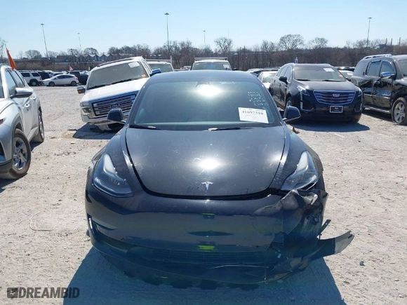 2022 Tesla Model 3 Long Range with VIN 5YJ3E1EB2NF174028, listed as a IAAI auction lot 41697310 with NaN miles. Bid and sale history available at carsss.com. Image 11.
