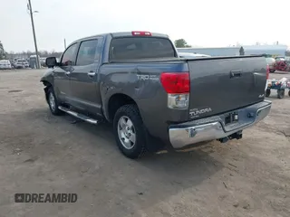2013 Toyota Tundra Limited z VIN 5TFHY5F19DX301615, wystawiony jako IAAI lot #41837145 z przebiegiem 136 398 mil mil oraz . Historia ofert i sprzedaży dostępna na DreamBid. Obrazek 3.