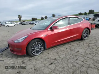 2020 Tesla Model 3 Performance z VIN 5YJ3E1EC3LF601898, wystawiony jako Copart lot #48075865 z przebiegiem 132 808 mil mil oraz Szkoda całkowita • Salvage title. Historia ofert i sprzedaży dostępna na DreamBid. Obrazek 1.