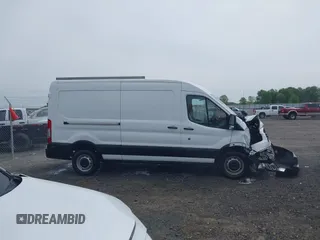 2018 Ford Transit z VIN 1FTYR2CM6JKA77870, wystawiony jako IAAI lot #42087185 z przebiegiem 142 452 mil mil oraz . Historia ofert i sprzedaży dostępna na DreamBid. Obrazek 13.