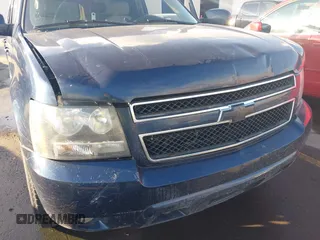 2008 Chevrolet Suburban LTZ with VIN 1GNFK16Y68R143010, listed as a IAAI auction lot 41209402 with 160,182 mi miles. Bid and sale history available at carsss.com. Image 6.