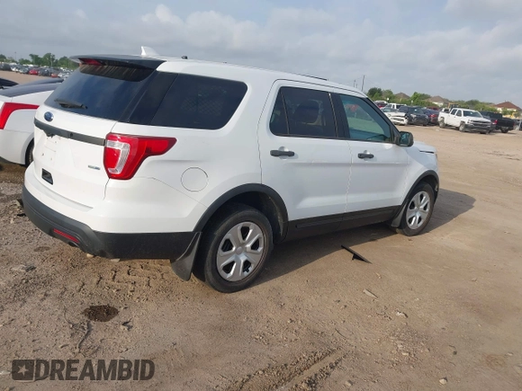 2016 Ford Utility Police Interceptor with VIN 1FM5K8AR5GGA86768, listed as a IAAI auction lot 42140734 with 115,820 mi miles. Bid and sale history available at carsss.com. Image 4.