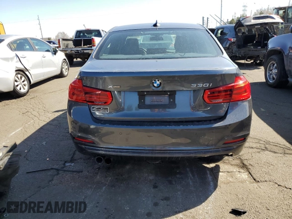 2017 BMW 3 Series 330i xDrive z VIN WBA8D9G3XHNU65604, wystawiony jako Copart lot #49006935 z przebiegiem 86 739 mil mil oraz Szkoda całkowita • Salvage title. Historia ofert i sprzedaży dostępna na DreamBid. Obrazek 6.