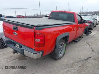2007 Chevrolet Silverado 1500 Work Truck with VIN 1GCEC14067E553861, listed as a IAAI auction lot 41100376 with 177,573 mi miles. Bid and sale history available at carsss.com. Image 4.