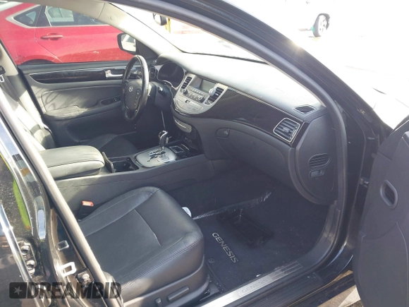 2012 Hyundai Genesis 3.8L z VIN KMHGC4DD9CU167203, wystawiony jako IAAI lot #41557600 z przebiegiem 168 661 mil mil oraz . Historia ofert i sprzedaży dostępna na DreamBid. Obrazek 5.