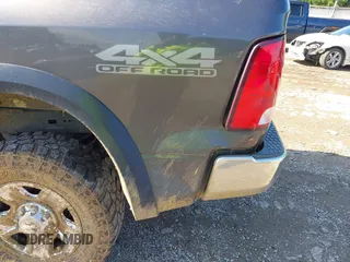 2018 Ram 2500 Tradesman with VIN 3C6UR5CL9JG160005, listed as a IAAI auction lot 42353075 with 146,552 mi miles and . Bid and sale history available at DreamBid. Image 17.