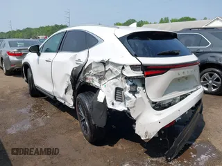 2024 Lexus NX 350h Premium z VIN 2T2GKCEZ2RC020010, wystawiony jako IAAI lot #42469214 z przebiegiem 10 505 mil mil oraz . Historia ofert i sprzedaży dostępna na DreamBid. Obrazek 3.
