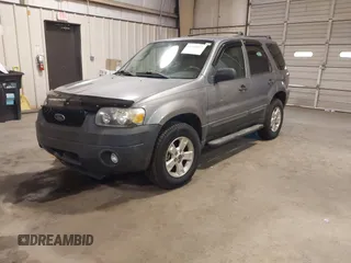 2007 Ford Escape XLT with VIN 1FMYU93167KB35526, listed as a IAAI auction lot 41364037 with 145,594 mi miles. Bid and sale history available at carsss.com. Image 2.