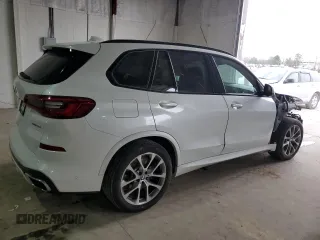 2020 BMW X5 xDrive40i z VIN 5UXCR6C05L9B62872, wystawiony jako Copart lot #47606985 z przebiegiem 85 791 mil mil oraz Szkoda całkowita • Salvage title. Historia ofert i sprzedaży dostępna na DreamBid. Obrazek 3.